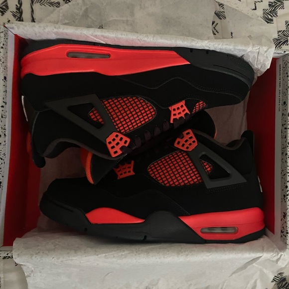 Jordan 4 retro red thunder - size 11 - Picture 3 of 7
